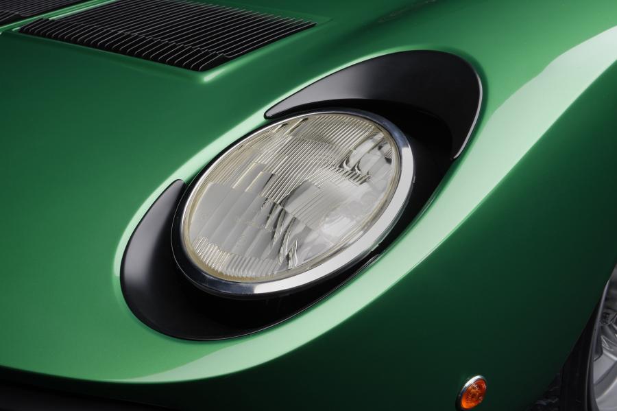 Детали экстерьера Lamborghini Miura P400 SV 1971 года  (фото 12 из 46)